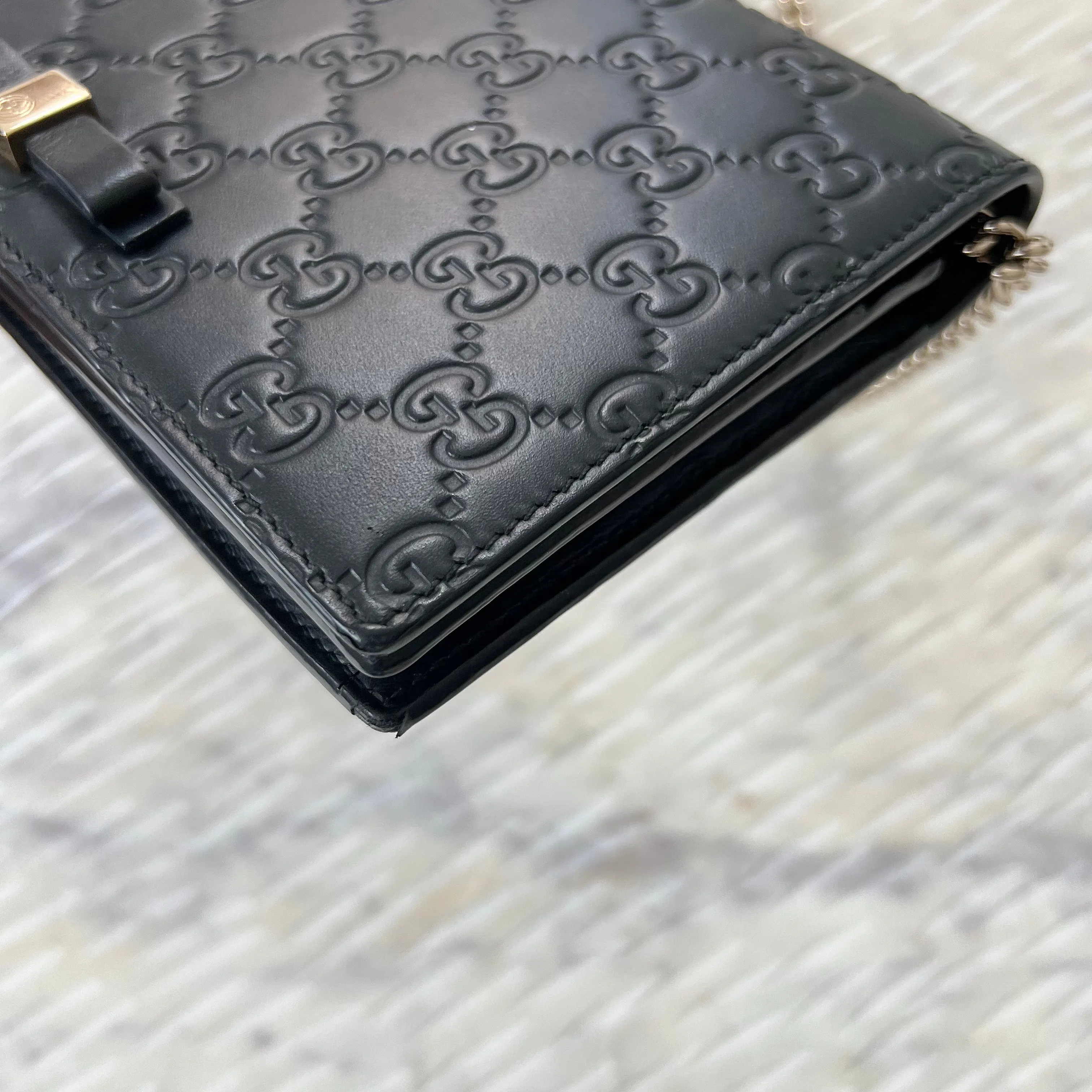 GUCCI Guccissima Leather Bow Wallet on Chain Bag