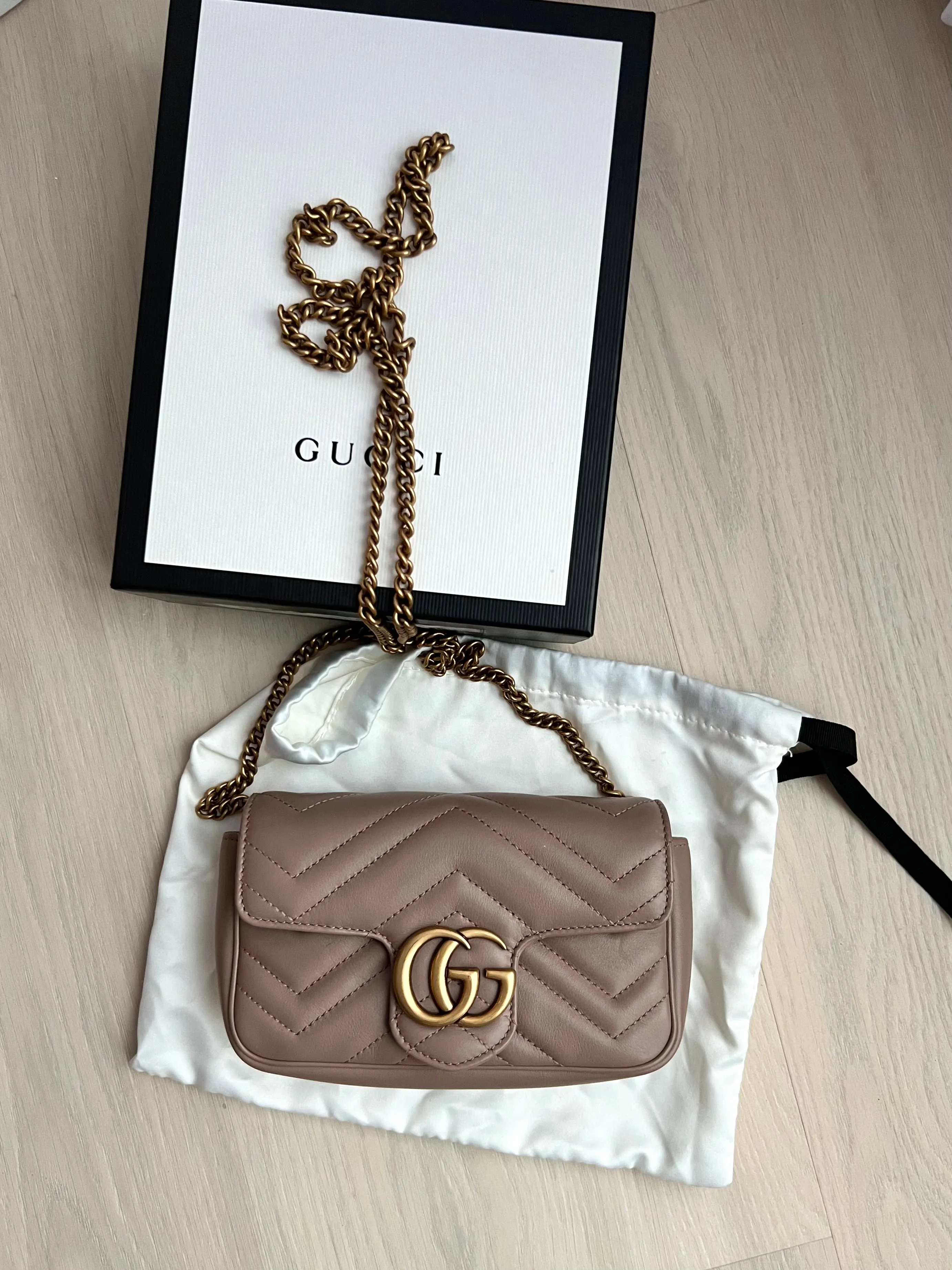 Gucci super mini Marmont Bag