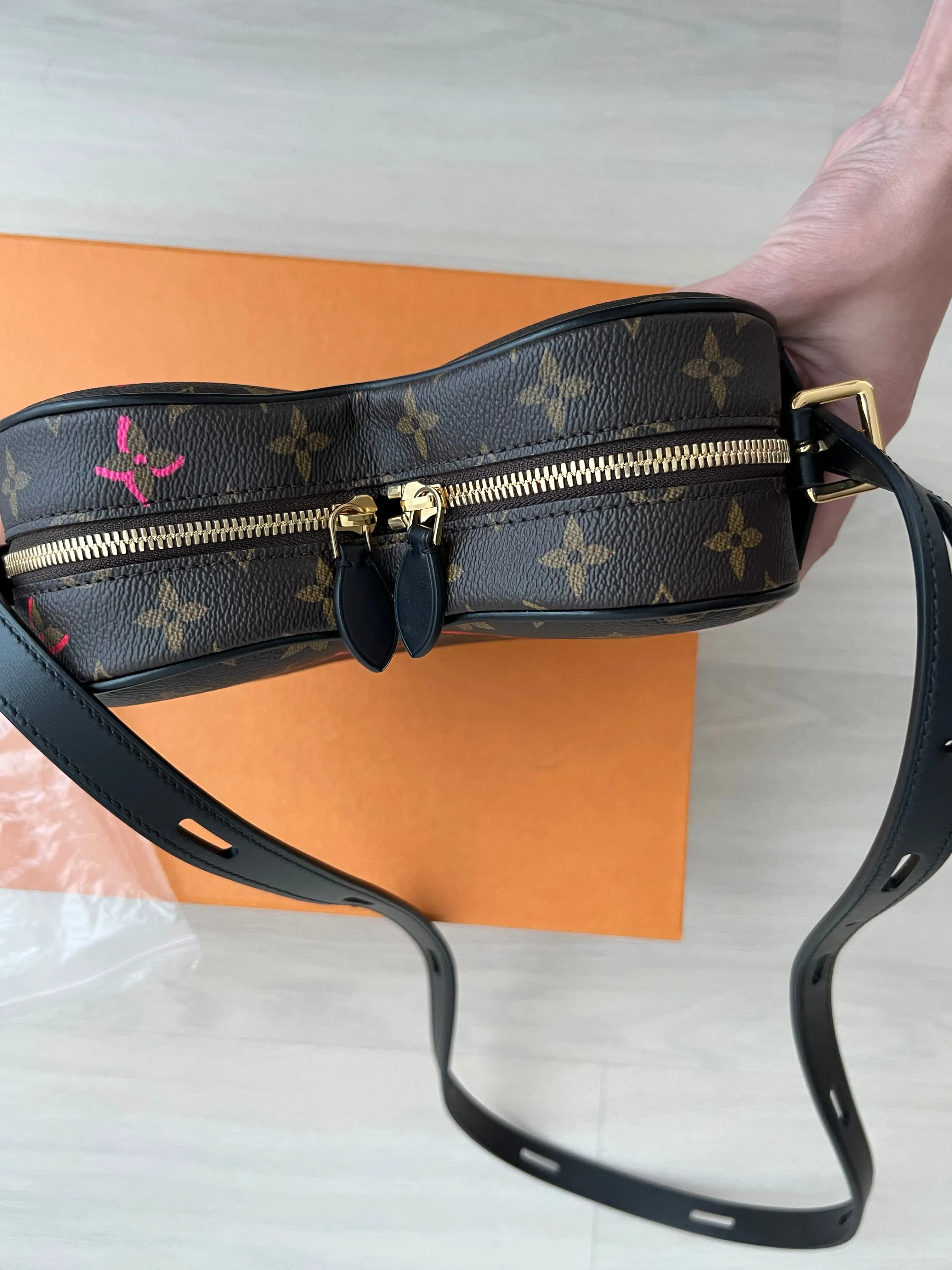 Louis Vuitton Fall In Love Sac de Couer Bag