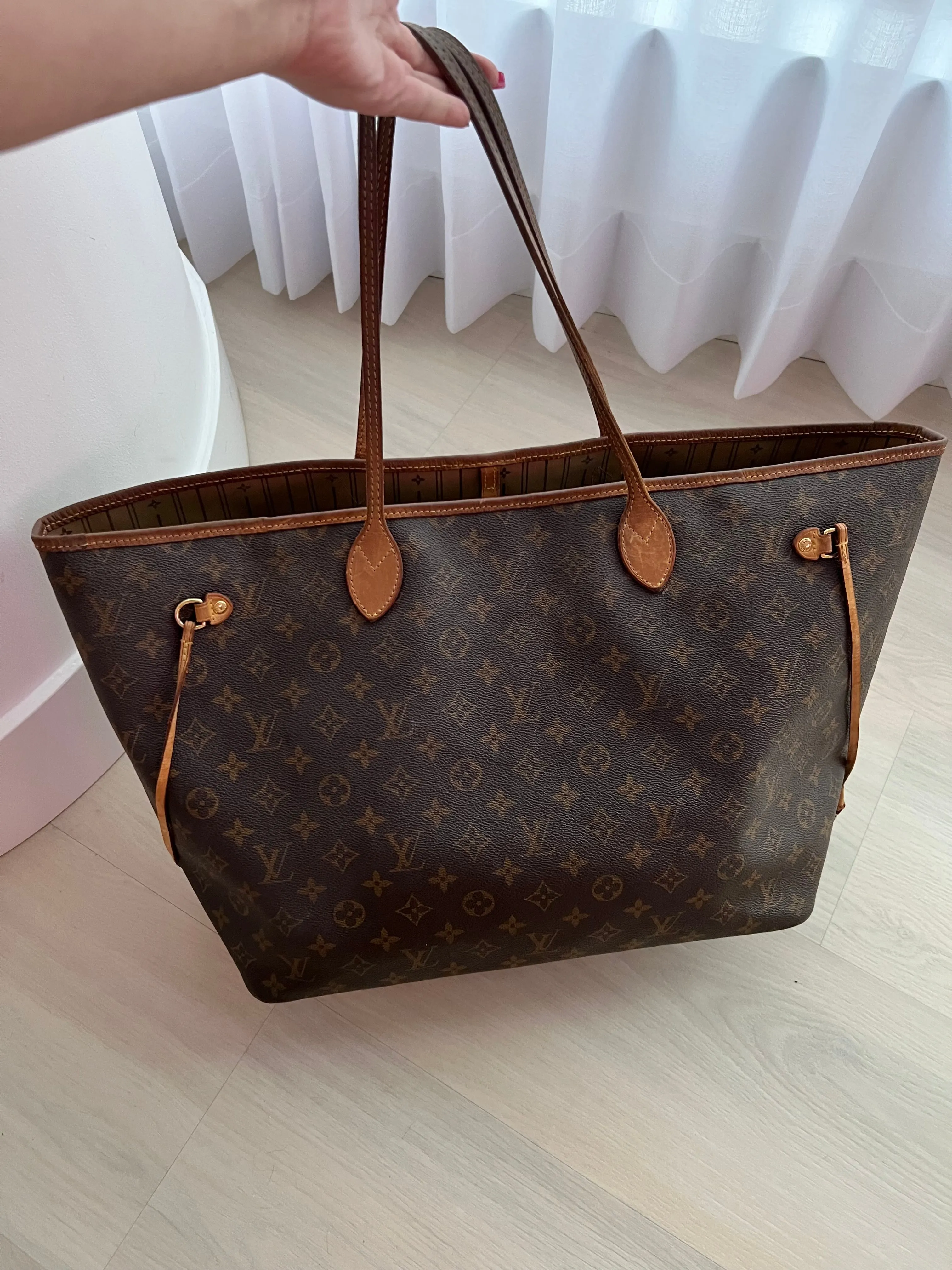 Louis Vuitton Neverfull bag