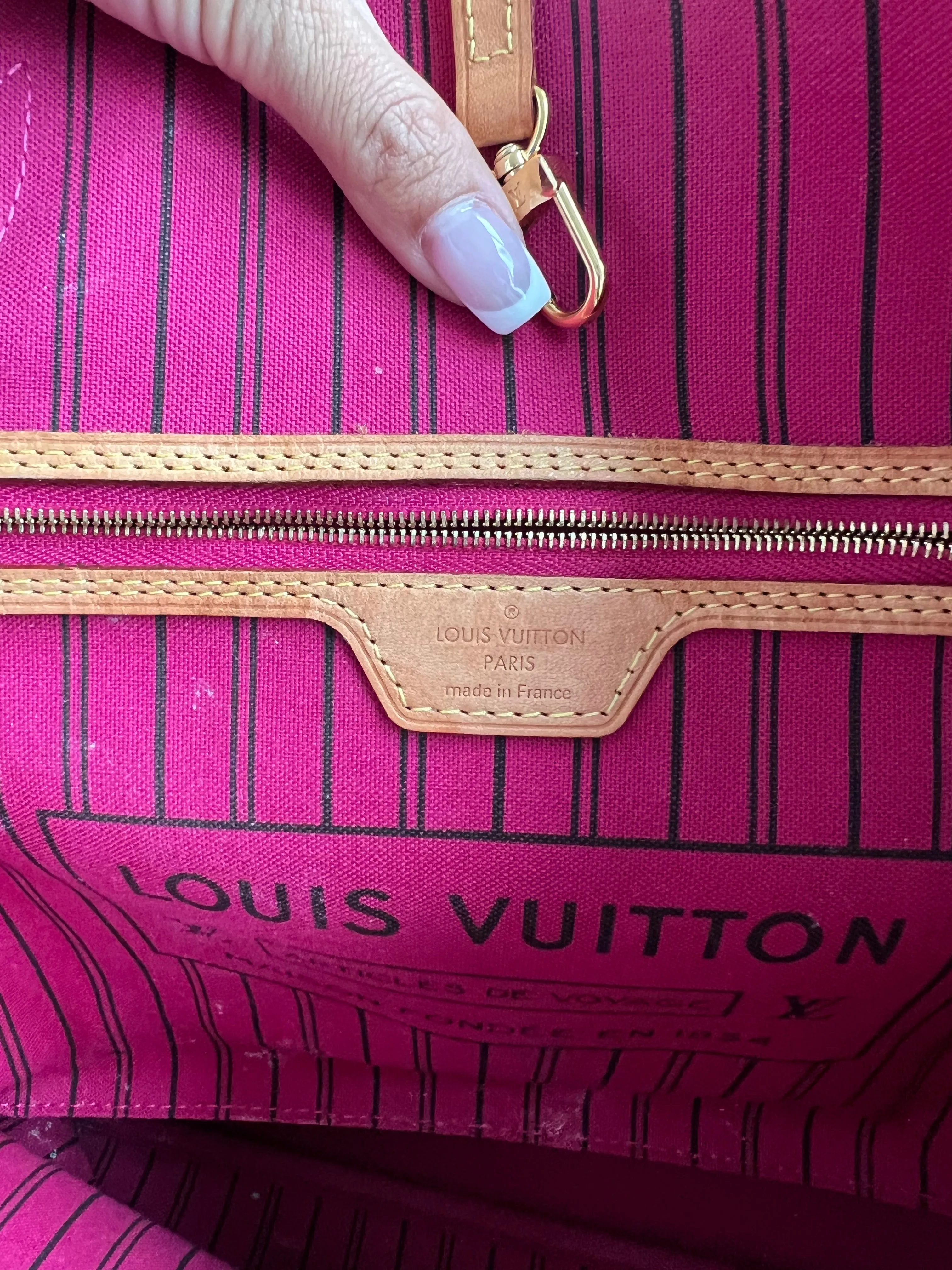 Louis Vuitton Neverfull Bag