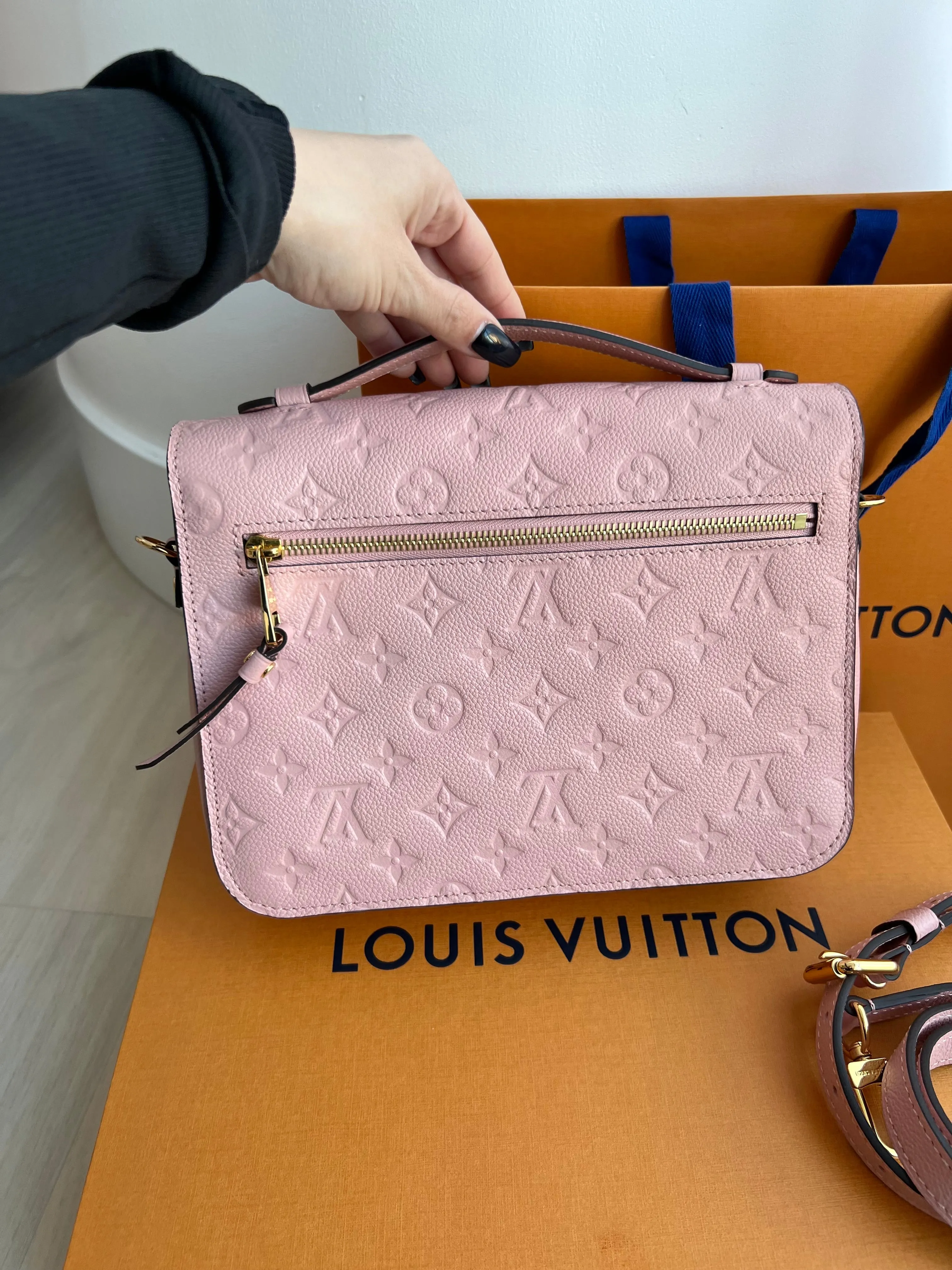 Louis Vuitton Pochette Metis Bag