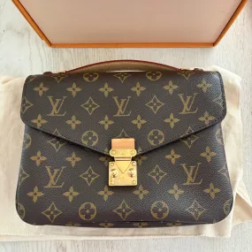 Louis Vuitton Pochette Métis Bag