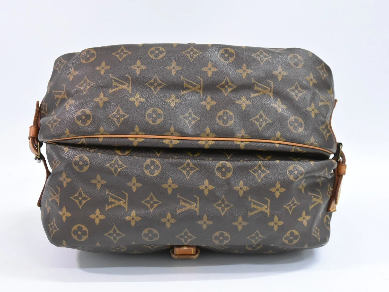 Louis Vuitton Saumur 35  Canvas Shoulder Bag (Pre-Owned)